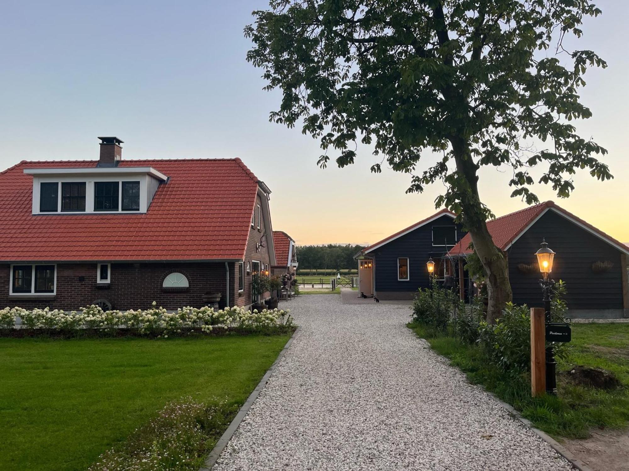 Bed & Breakfast Hoeve Happiness - Ontbijt Inbegrepen - Wellness Aanwezig Вортхёйзен Экстерьер фото